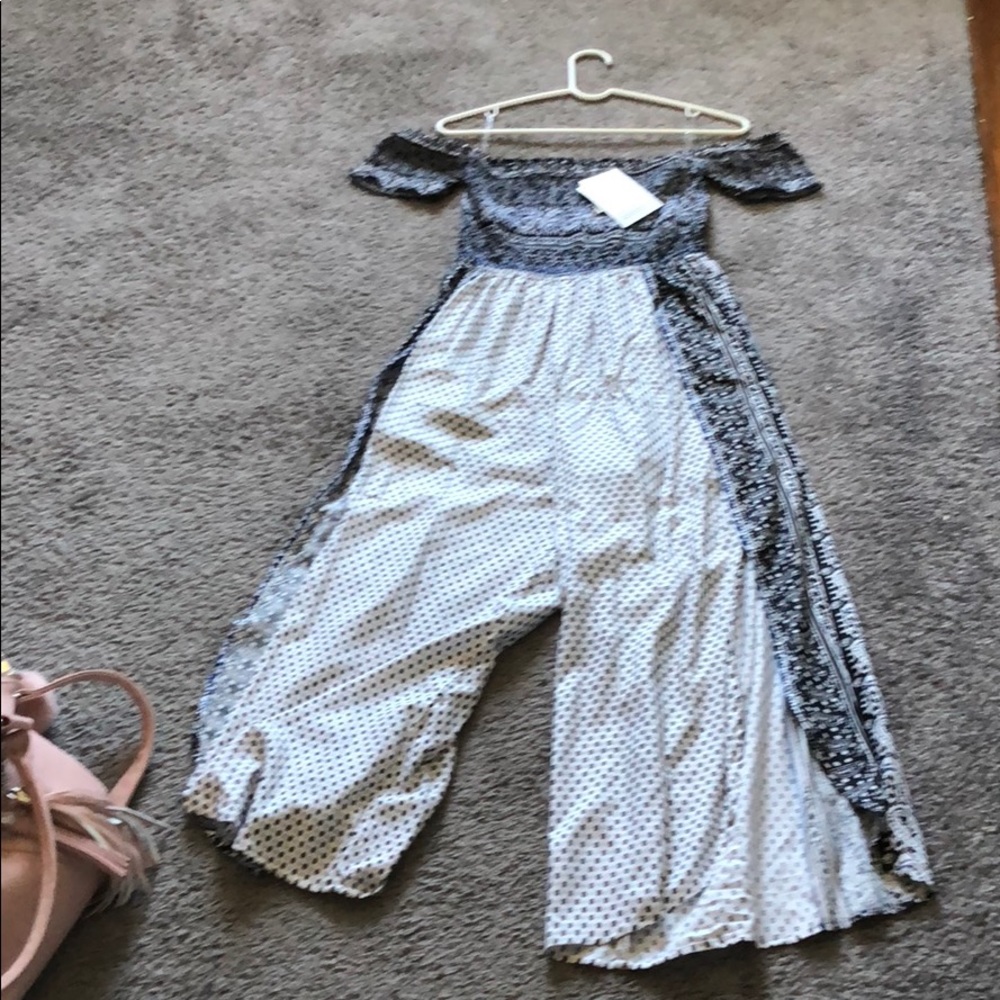 Adorable sexy jumpsuit cold shoulder